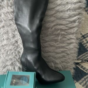 Pashion blake high leather boots.